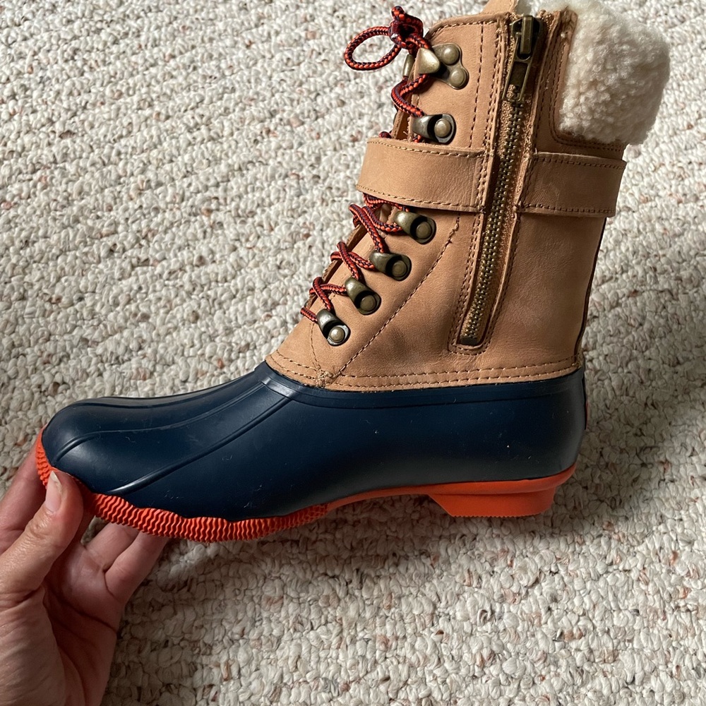 Sperry Shearwater Tan/Navy 6.5